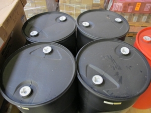 LOT TO INCLUDE: (2) DRUMS, STORAGE TYPE, 55 GALLON CAPACITY, HAZARDOUS WASTE REPACK/SHIPPING KIND, POLYETHYLENE MATERIAL. CLOSED HEAD. RED COLOR. 2" NPT OPENING AND 2" BUTTRESS OPENING WITH A 3/4" NPT CENTER REDUCER, (4) DRUM, STORAGE TYPE, 55 GALLON CAPACITY, HAZARDOUS WASTE REPACK/SHIPPING KIND, POLYETHYLENE MATERIAL. CLOSED HEAD. BLACK COLOR.2" NPT OPENING AND 2" BUTTRESS OPENING WITH A 3/4" NPT CENTER REDUCER. LOADING & HANDLING FEE $15-4092